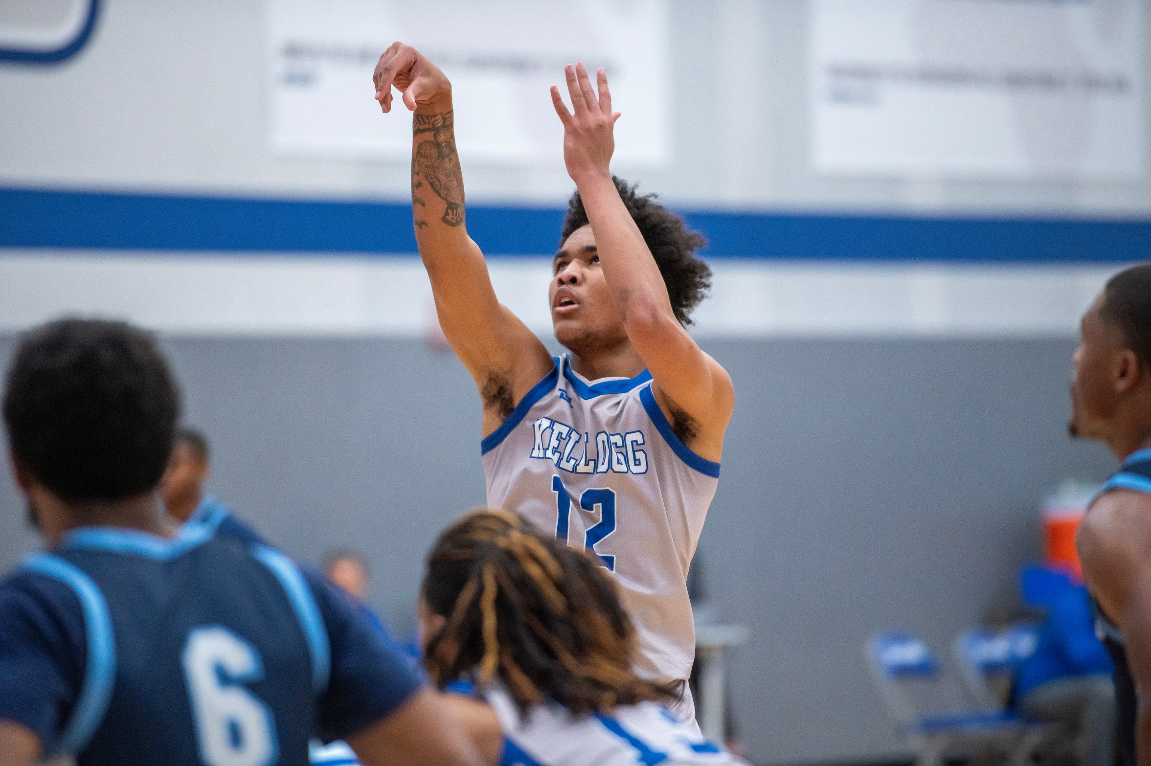 Men's Basketball Takes Down LCC