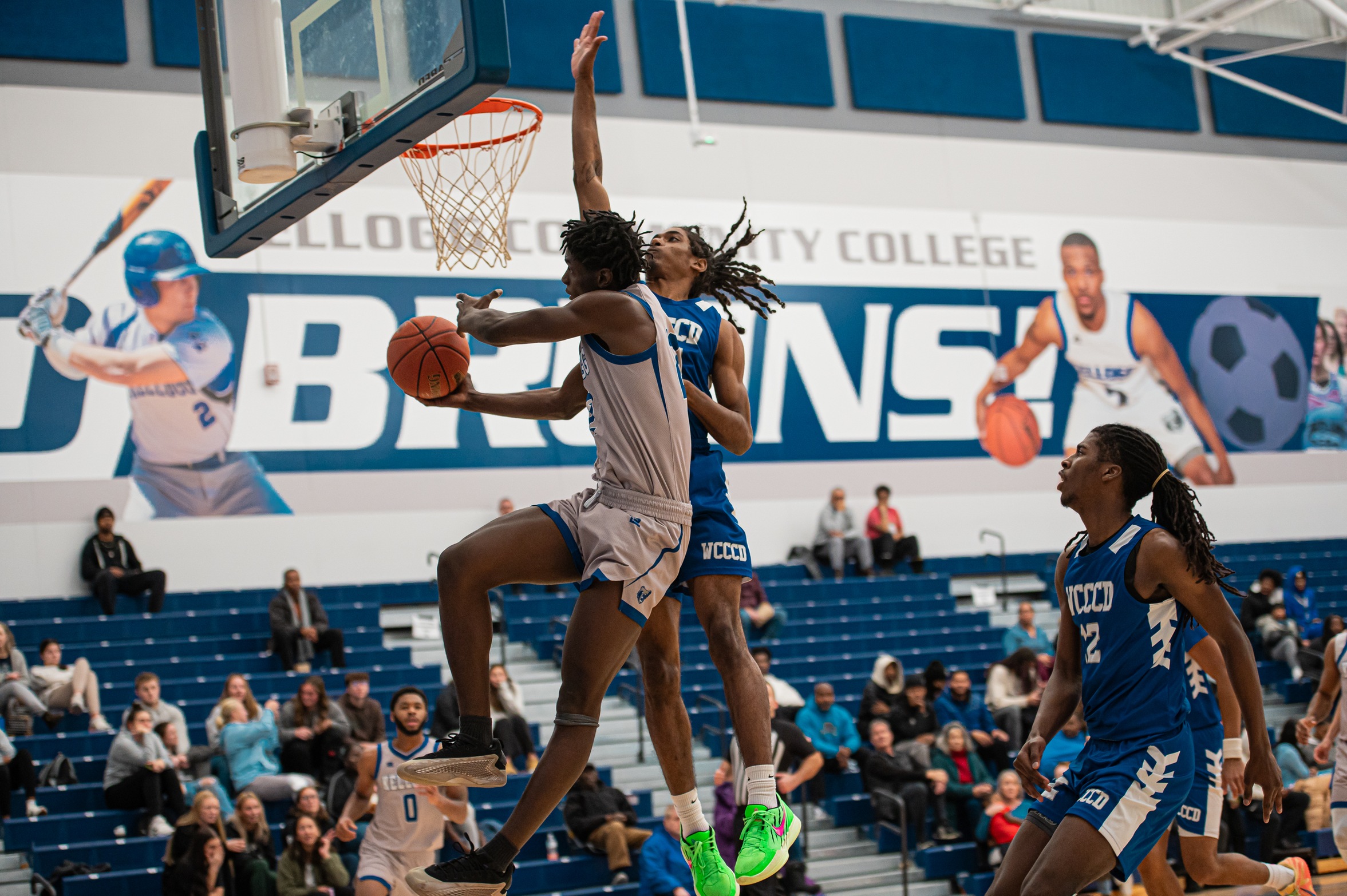 Men's Basketball Splits the Week
