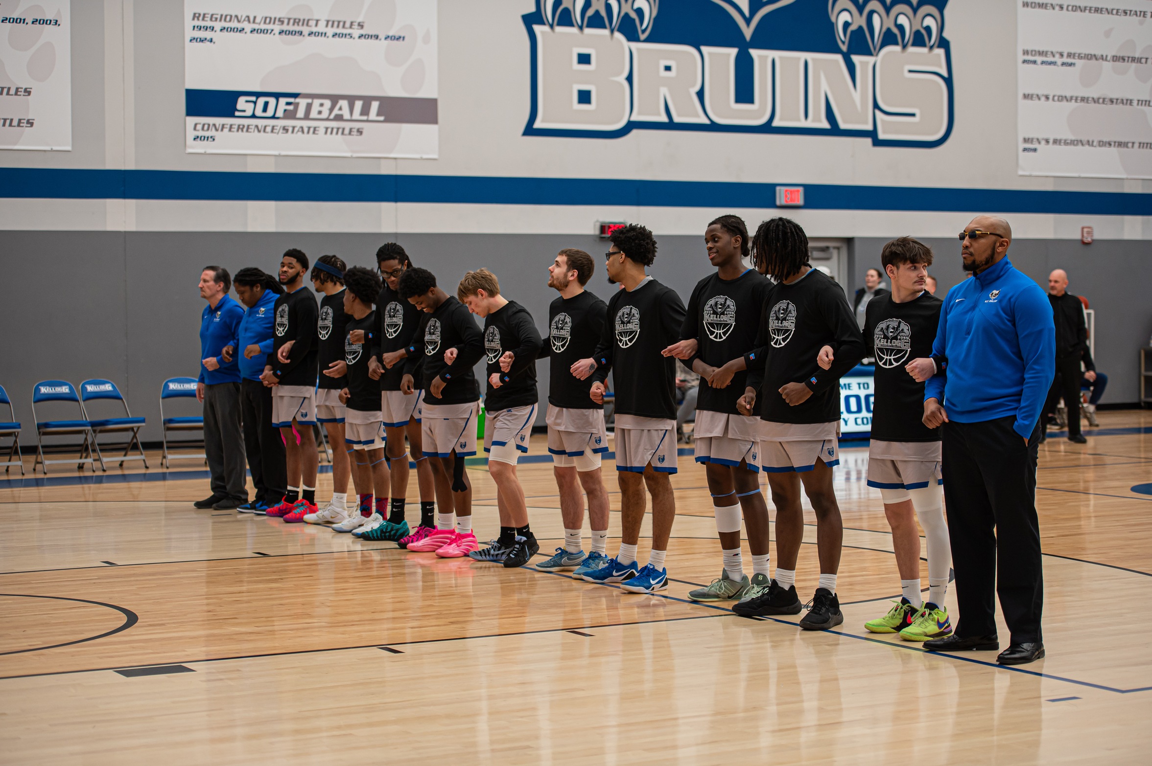 Men's Basketball Finishes in Regional Play